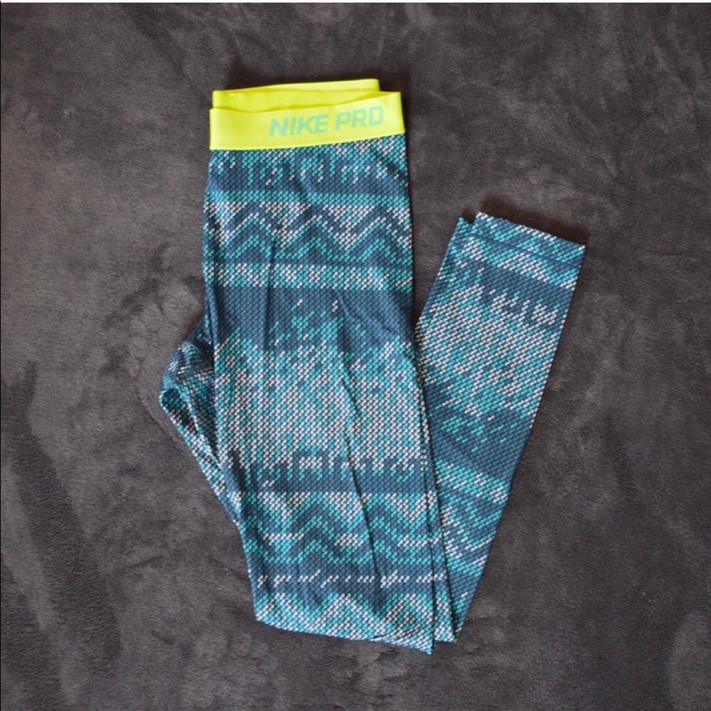 NWOT Women’s Nike Leggings